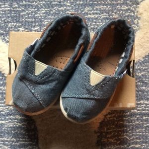 Tiny TOMS - baby Bimini Chambray slip ons